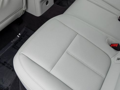 New 2025 Porsche Macan image 37