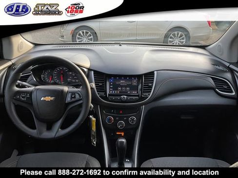Used 2022 Chevrolet Trax LS w/ Tint and Cruise Package image 15