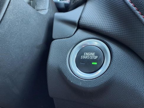 Used 2022 Chevrolet Equinox RS w/ RS Leather Package FWD image 18