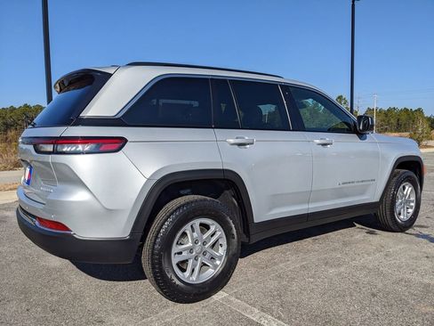 New 2025 Jeep Grand Cherokee Laredo image 19