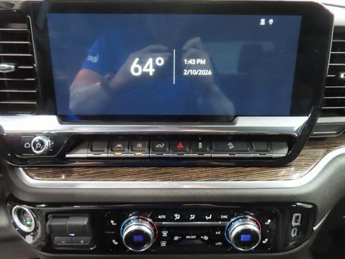 Used 2024 GMC Sierra 1500 SLE w/ X31 Off-Road Package image 13