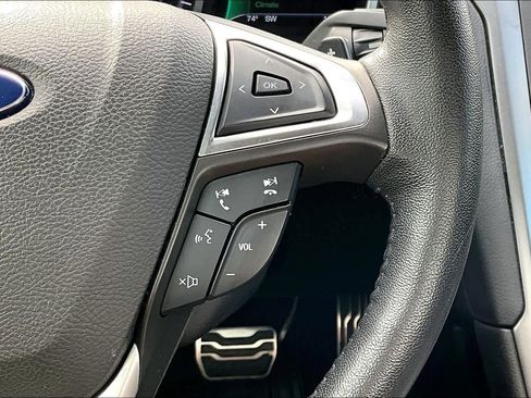 Used 2016 Ford Fusion Titanium image 25