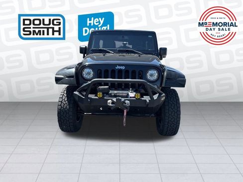 Used 2017 Jeep Wrangler Unlimited Rubicon w/ Cold Weather Group AWD/4WD image 2
