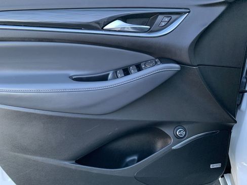 Used 2023 Buick Enclave Essence image 14