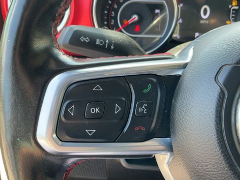 Used 2021 Jeep Gladiator Rubicon AWD/4WD image 12