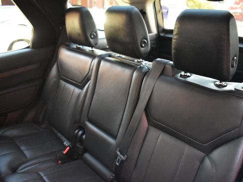 Used 2017 Land Rover Discovery HSE image 15