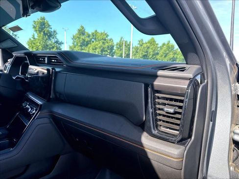 Used 2025 GMC Sierra 1500 AT4 w/ Technology Package AWD/4WD image 27