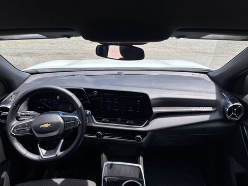 Used 2025 Chevrolet Equinox LT FWD image 27