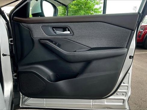 Certified 2022 Nissan Rogue SV AWD/4WD image 22