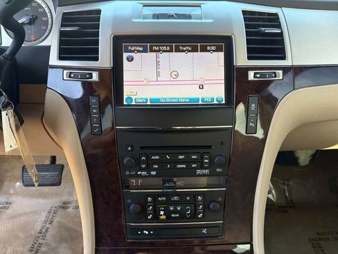 Used 2012 Cadillac Escalade Luxury image 22