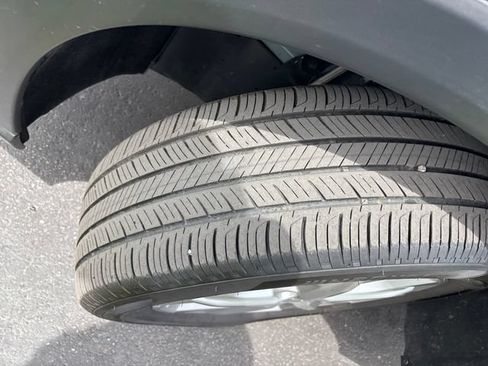 Certified 2025 Honda HR-V LX image 28