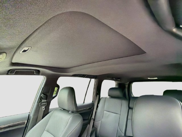 Used 2021 Lexus GX 460 Luxury w/ Accessory Package AWD/4WD image 28