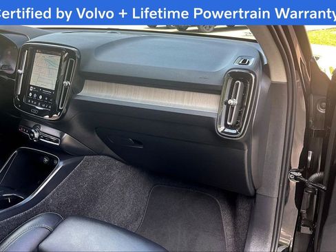 Certified 2026 Volvo XC40 B5 Plus AWD/4WD image 21