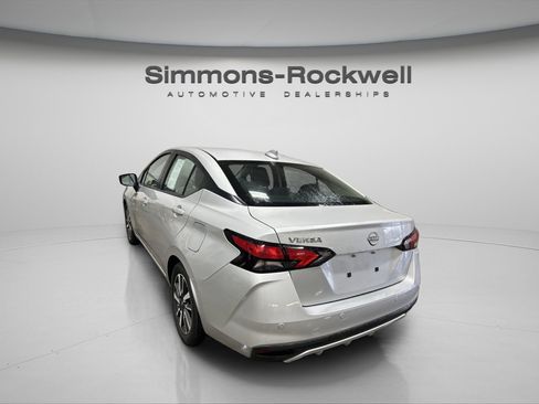 Used 2025 Nissan Versa SV image 6