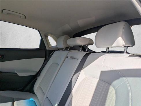 Used 2023 Hyundai Kona SEL image 18