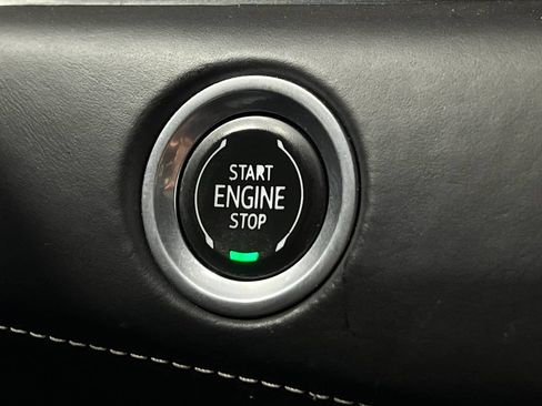 Used 2022 Cadillac Escalade ESV Sport Platinum AWD/4WD image 23