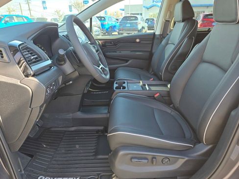 New 2026 Honda Odyssey Touring image 11