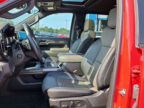 Used 2024 Chevrolet Silverado 1500 ZR2 w/ Technology Package AWD/4WD image 25