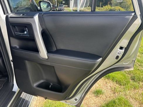 Used 2020 Toyota 4Runner SR5 Premium image 19