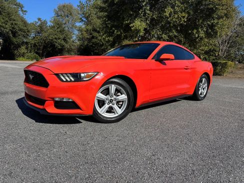 Used 2015 Ford Mustang V6 2dr Fastback image 30