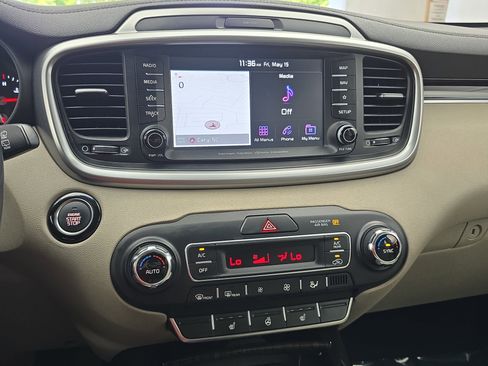 Used 2019 Kia Sorento EX w/ EX Touring Package FWD image 21