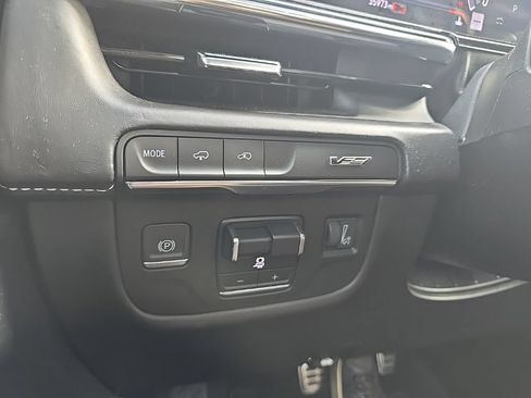 Used 2023 Cadillac Escalade V AWD/4WD image 30