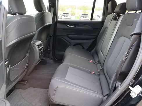 Used 2024 Jeep Grand Cherokee Laredo w/ Luxury Tech Group I AWD/4WD image 35