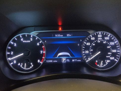 Used 2025 Nissan Sentra SV w/ All-Weather Package FWD image 23