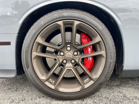 Used 2021 Dodge Challenger SRT Hellcat RWD image 9