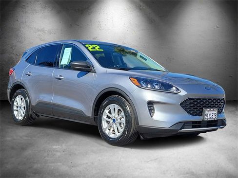 Certified 2022 Ford Escape SE w/ Convenience Package image 2