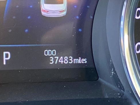 Used 2020 Toyota Camry XLE image 14