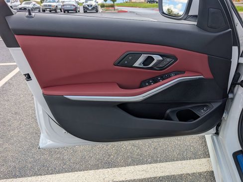 Used 2025 BMW 330i xDrive Sedan w/ Premium Package image 13