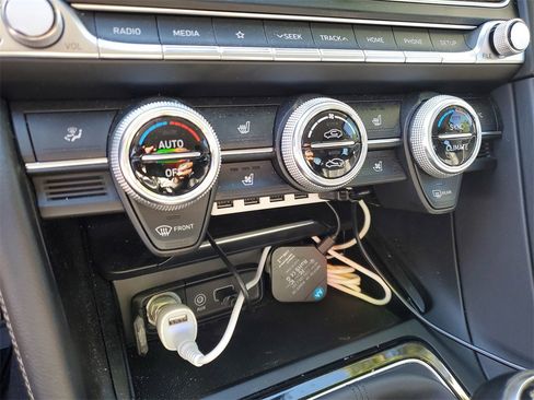 Used 2021 Genesis G70 2.0T Sport image 29