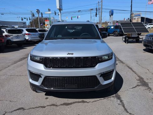 New 2025 Jeep Grand Cherokee Limited w/ Black Appearance Package AWD/4WD image 3