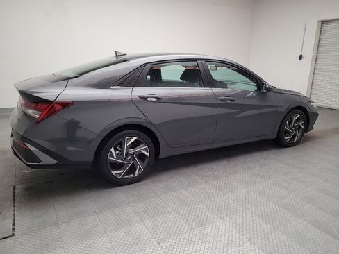 Used 2025 Hyundai Elantra SEL FWD image 10