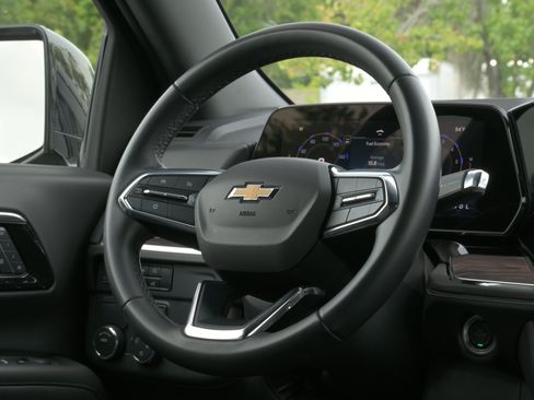 Used 2025 Chevrolet Tahoe LT RWD image 22