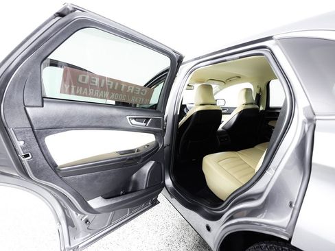 Used 2022 Ford Edge SEL AWD/4WD image 16