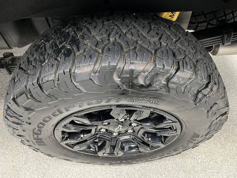 Used 2022 Chevrolet Silverado 1500 ZR2 w/ Technology Package AWD/4WD image 14