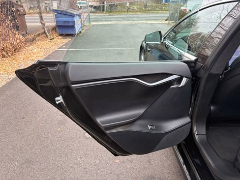 Used 2019 Tesla Model S Standard Range image 13