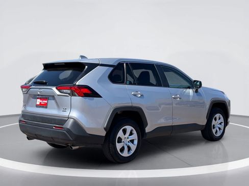 Used 2025 Toyota RAV4 LE AWD/4WD image 4