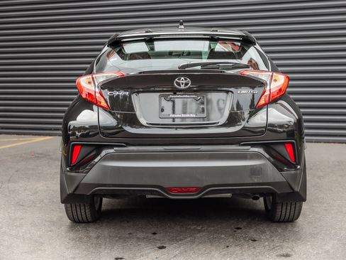 Used 2021 Toyota C-HR Limited FWD image 9