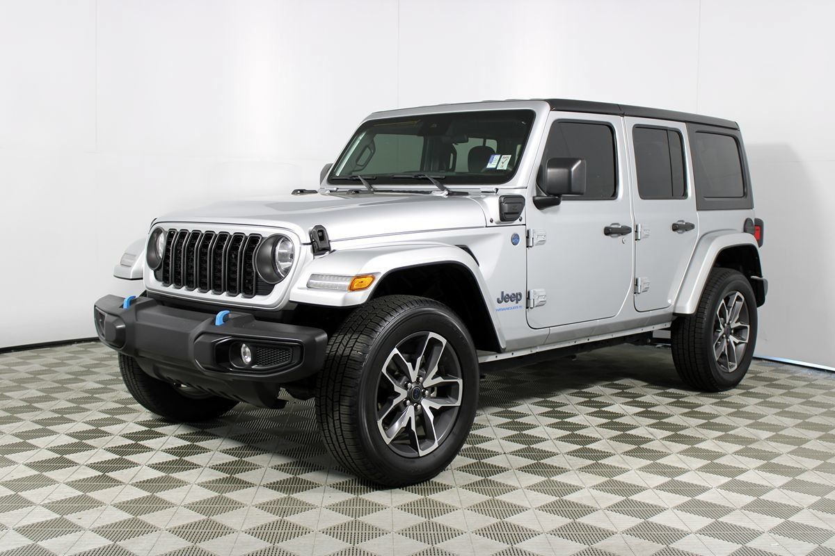 Used 2024 Jeep Wrangler Unlimited AWD/4WD image 29