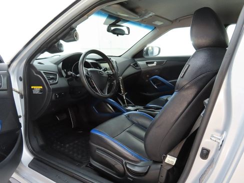 Used 2013 Hyundai Veloster Turbo FWD image 18