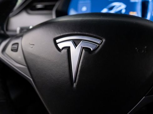 Used 2018 Tesla Model X 100D image 23