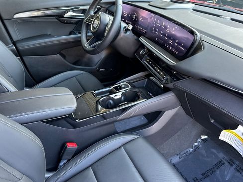 Used 2025 Buick Envision Preferred image 20