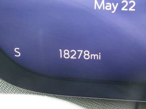 Used 2025 Buick Enclave Sport Touring AWD/4WD image 30