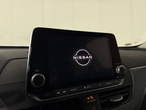Used 2023 Nissan Altima 2.5 SR FWD image 19