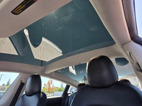 Used 2021 Tesla Model 3 Standard Range Plus RWD image 18
