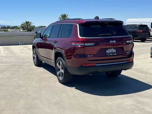 New 2026 Jeep Grand Cherokee L Limited w/ Luxury Tech Group II AWD/4WD image 5