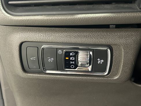 Used 2022 Lincoln Corsair Reserve w/ Elements Package FWD image 16